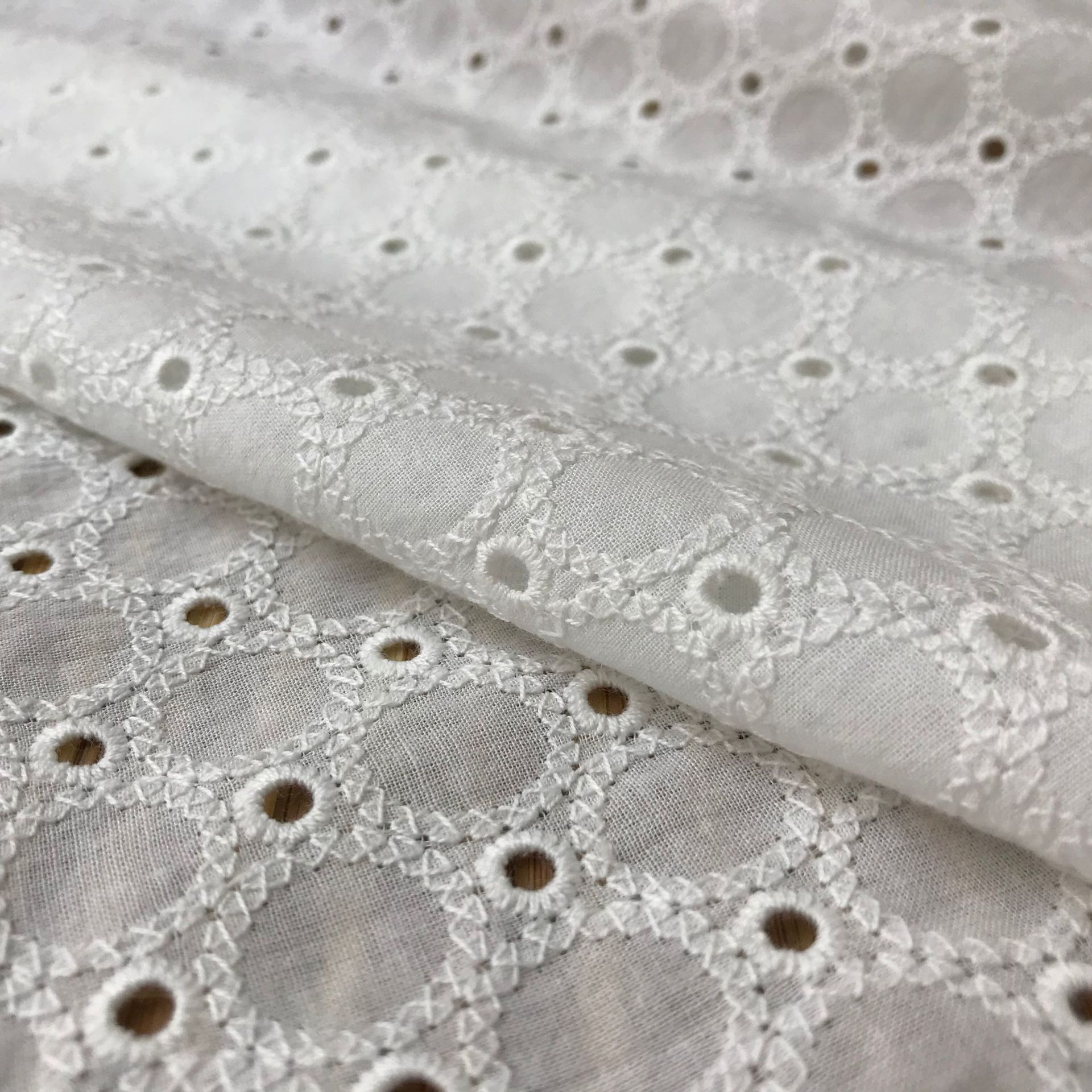면 데님 소형 원형 아일렛 자수 원단 (드레스, 테이블 - Sewing Eyelet Fabric 리뷰 및 가격