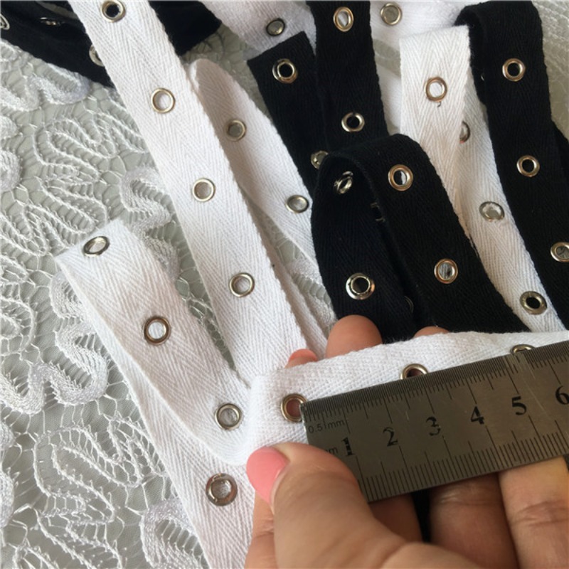 아일렛 금속 단추가 있는 흑백 면 웨빙, 트리밍 레이스 - Sewing Eyelet Fabric 리뷰 및 가격